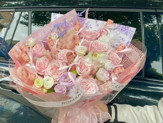 给妈妈可以送什么玫瑰花？哪种玫瑰花最能表达心意？