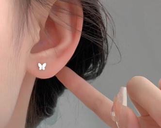 耳环上的黄色玫瑰花有何含义？黄色玫瑰花代表什么？