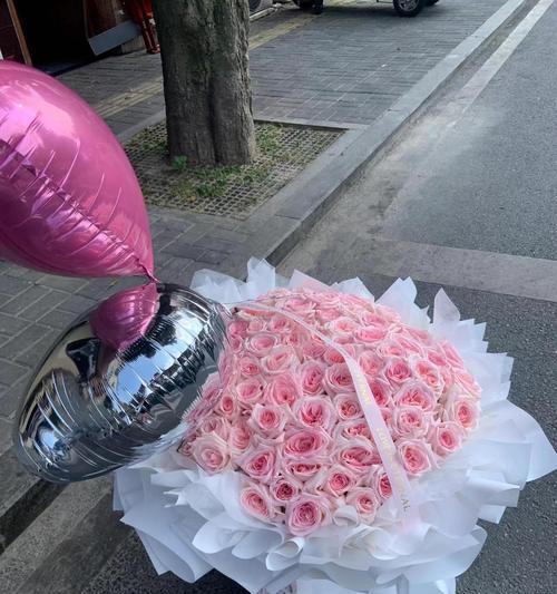 19朵粉玫瑰的花语是什么？这种数量的粉玫瑰有何特别含义？
